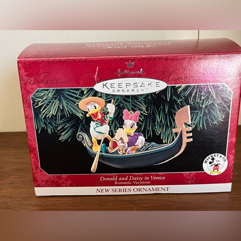 Hallmark Series Keepsake Ornament Donald and Daisy in Venice Romantic Vacations